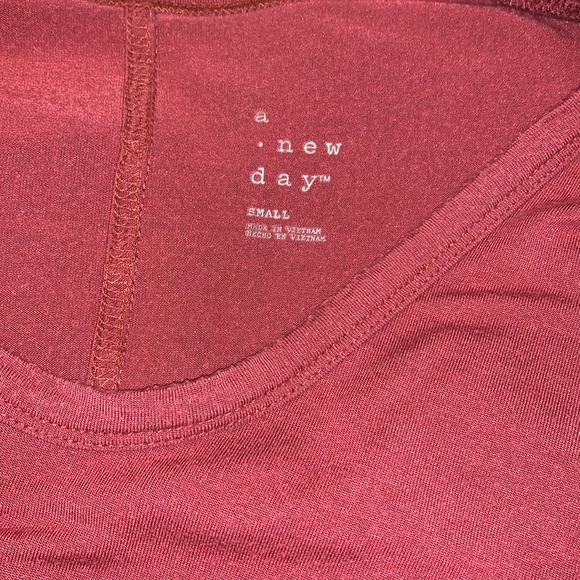 Basic Tee - Picture 2 of 2